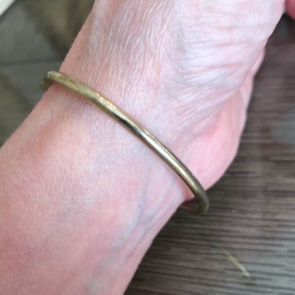 MELINDA MARIA Heart & Arrow Cuff Bracelet - Picture 11 of 14